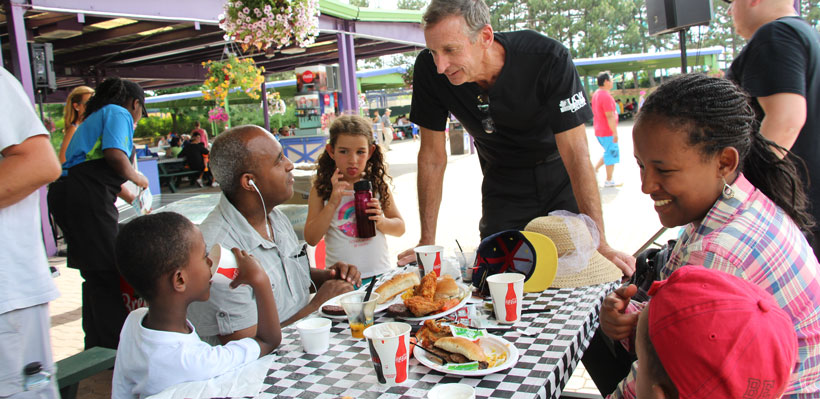 President President Hanley speaks with members at Canada's Wonderland.